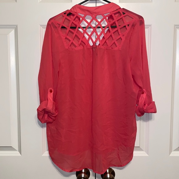 Nollie Lattice Back Button Down Roll Tab Blouse - Picture 5 of 5
